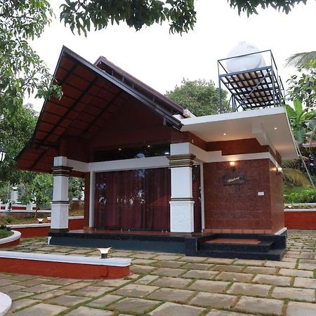 Miracle Holidays Mananthavady Esterno foto