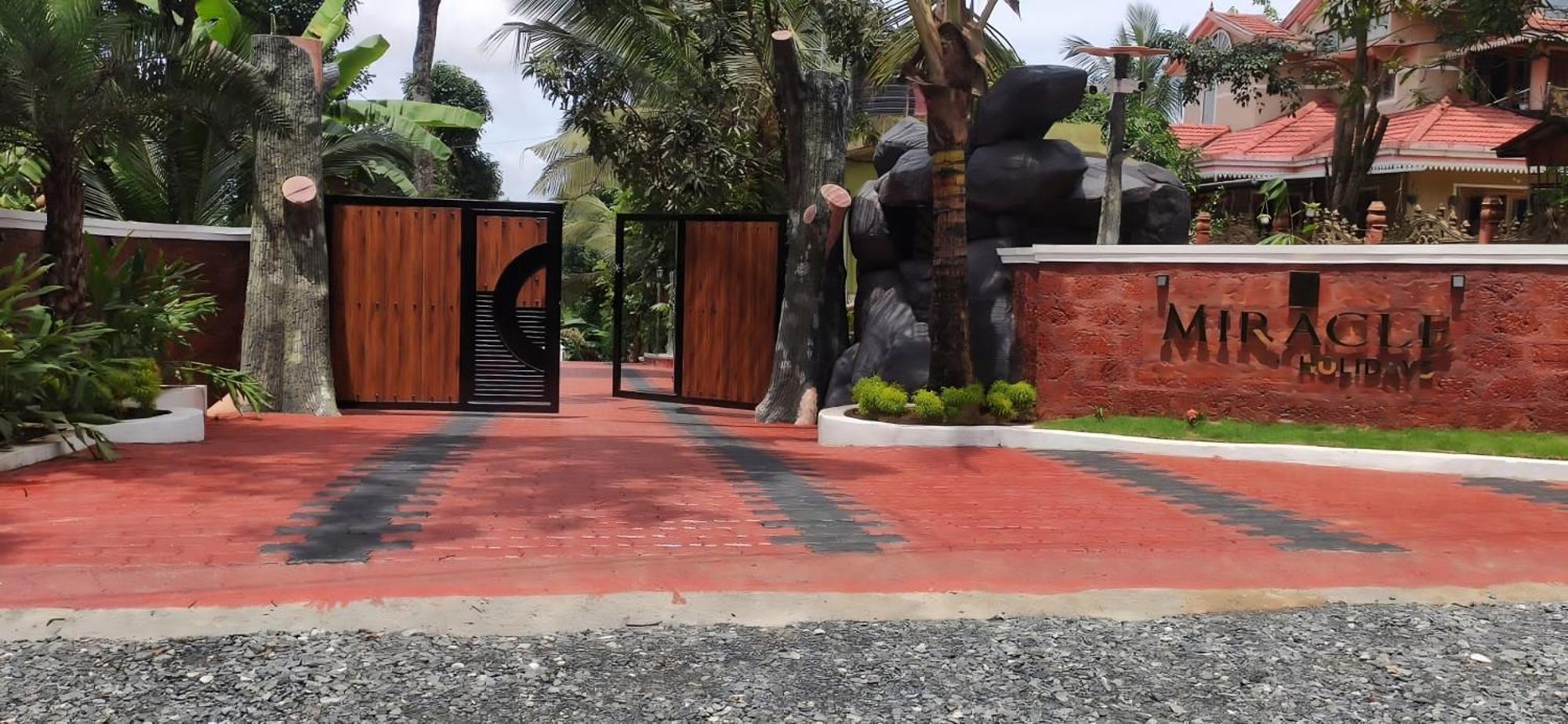 Miracle Holidays Mananthavady Esterno foto